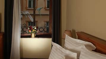 Suite | Minibar, in-room safe, individually decorated, free WiFi
