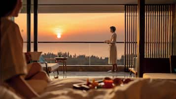 Minibar, in-room safe, desk, blackout curtains