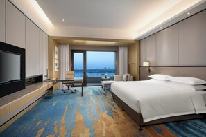 1 sovrum, sÀngtillbehör av högsta kvalitet och minibar