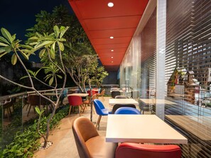 Lunch and dinner served, local cuisine - ibis Jakarta Senen (Jakarta)