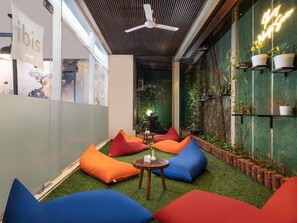 Lunch and dinner served, local cuisine - ibis Jakarta Senen (Jakarta)