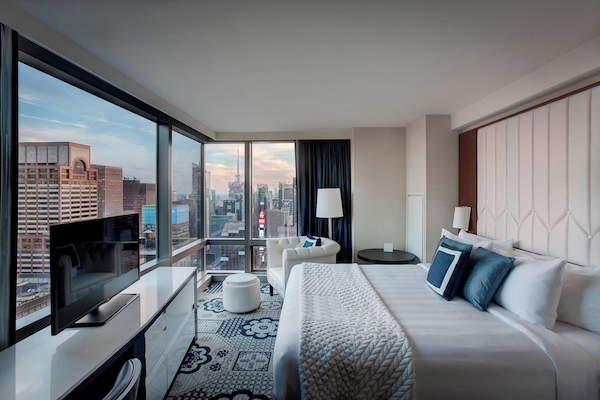 Cofres nos quartos, escrivaninha, quartos à prova de som