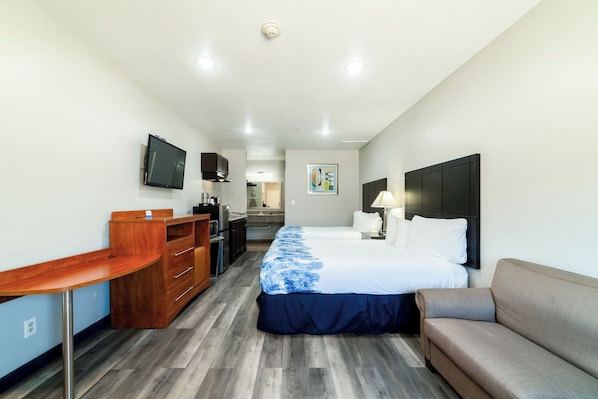 2 Queen Beds, Kitchenette with Sofa Sleeper, Non-Smoking