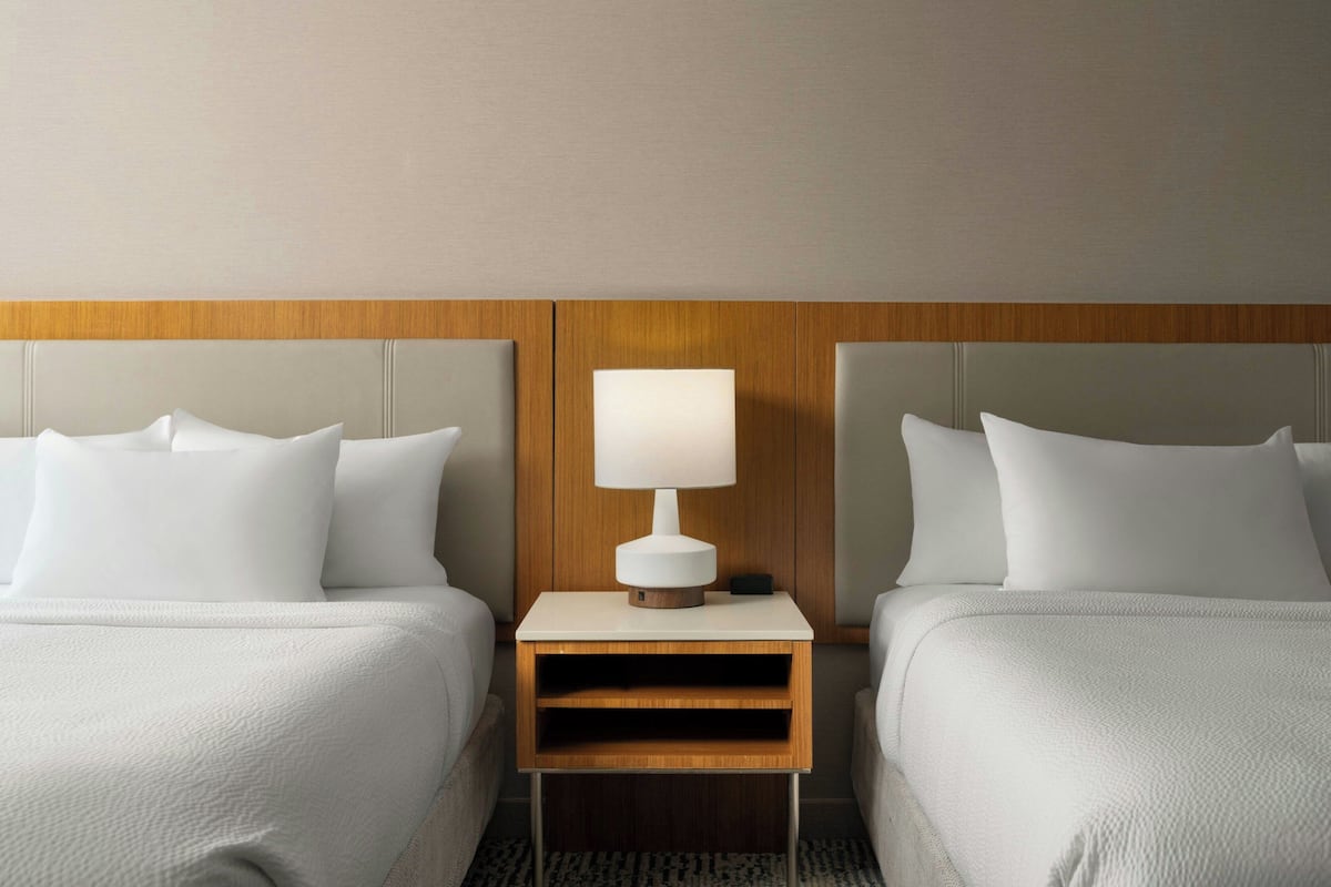 Studio - flera sängar | Skrivbord, arbetsyta för laptop och strykjärn/strykbräda