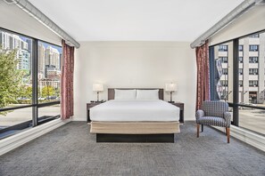 Suite, 1 très grand lit et 1 canapé-lit