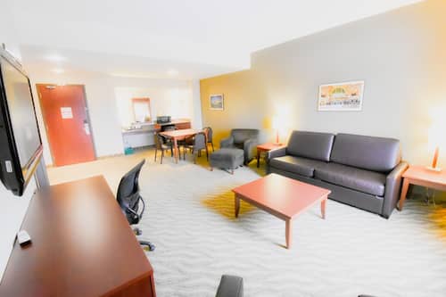 Executive Suite | Living area