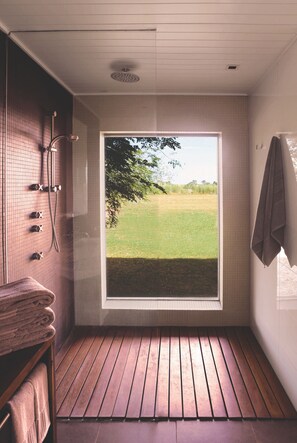 Bathroom shower - Wildman Wilderness Lodge (Point Stuart)