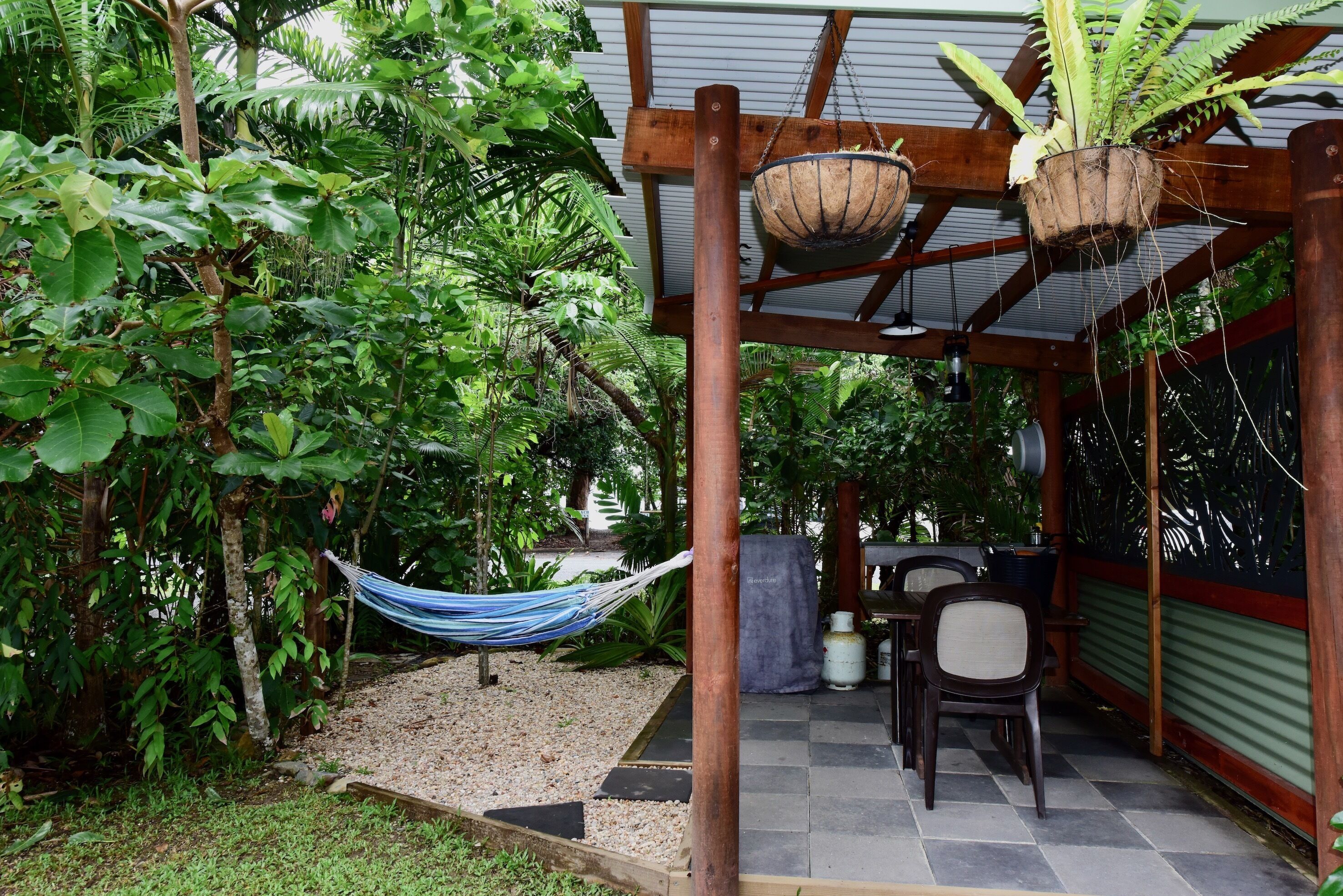 Bungalow, 1 cama Queen size, vista al mar | 1 habitación, wifi gratis y ropa de cama 