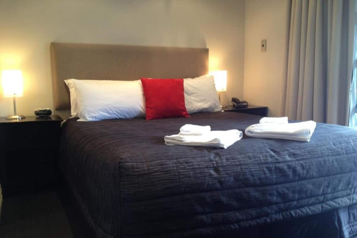 Kamer | Een strijkplank/strijkijzer, babybedden, gratis wifi, beddengoed
