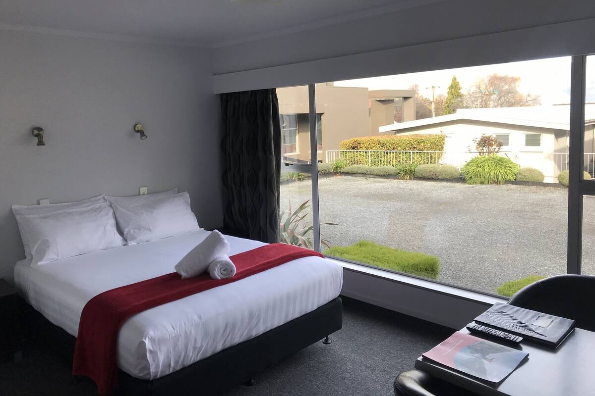 開放式客房 (Mountain View) | 熨斗/熨衣板、免費無線上網、床單