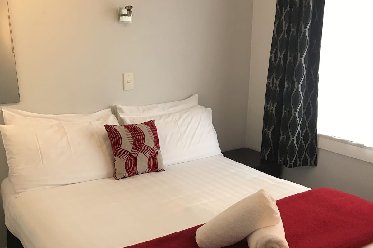 Appartement, 1 chambre (Ground Floor) | 1 chambre, fer et planche Ă repasser, Wi-Fi gratuit, draps fournis