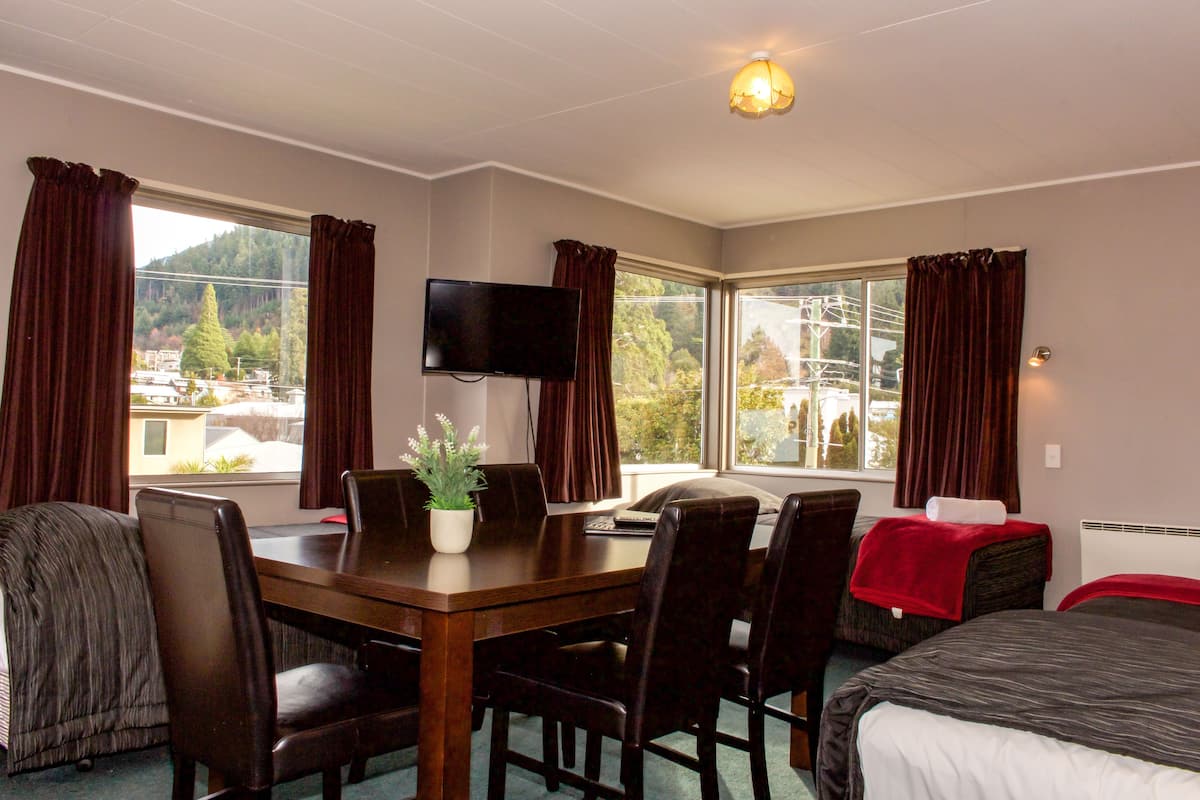 Appartement, 1 chambre (Mountain View 5 pax) | 1 chambre, fer et planche Ă repasser, Wi-Fi gratuit, draps fournis