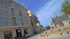Exterior - Il-Plajja Hotel (Zebbug)