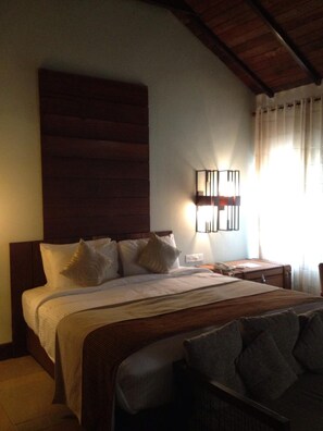 Värdeförvaringsskåp på rummet och sängkläder