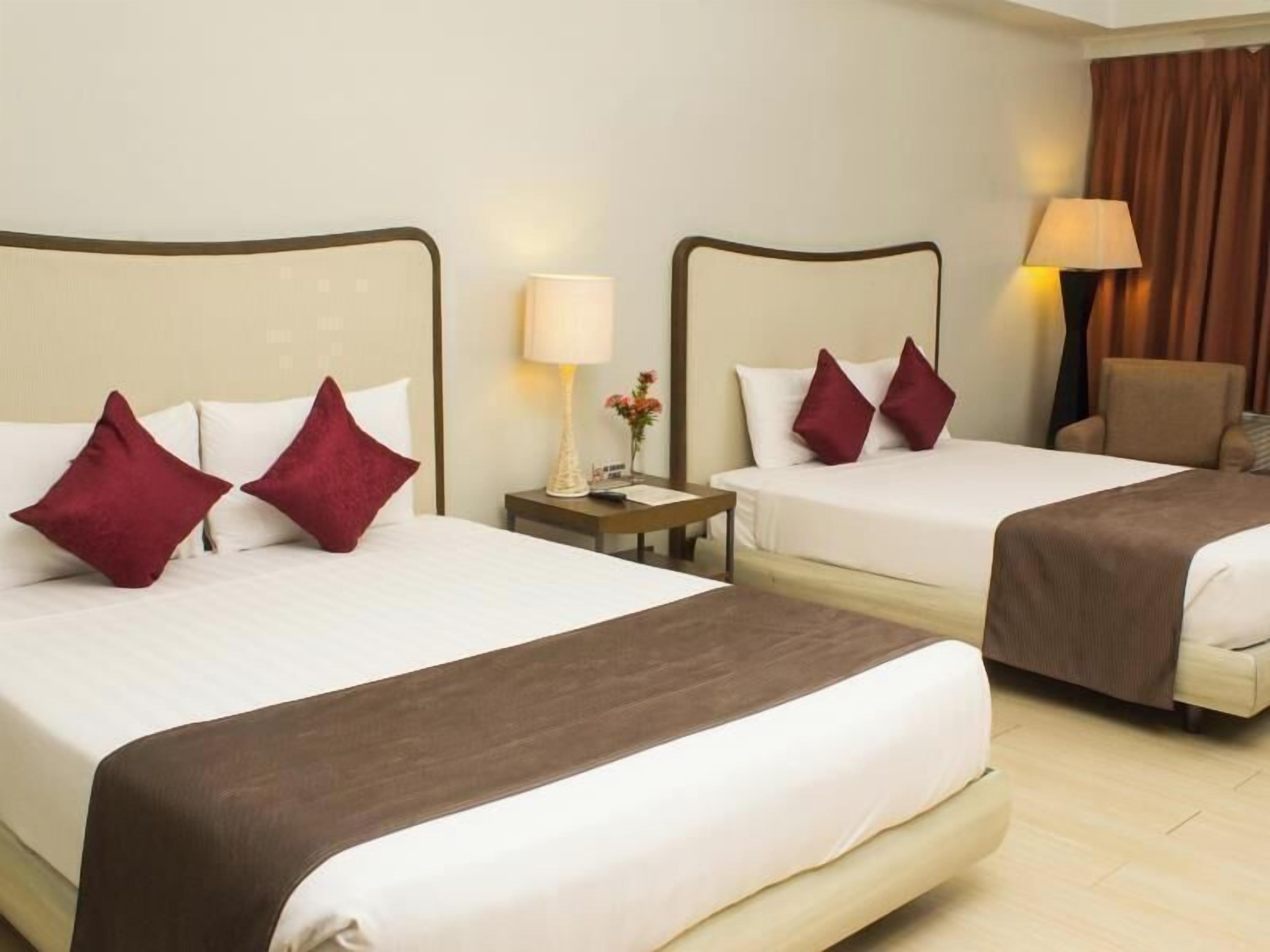 Minibar y caja de seguridad en la habitación 