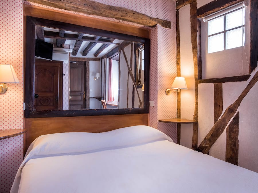 Quarto solteiro | Cofres nos quartos, quartos à prova de som, Wi-Fi de cortesia