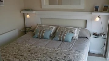 Standard Apartment, 2 Bedrooms, Ensuite, City View | Egyptian cotton sheets, premium bedding, down duvets, desk