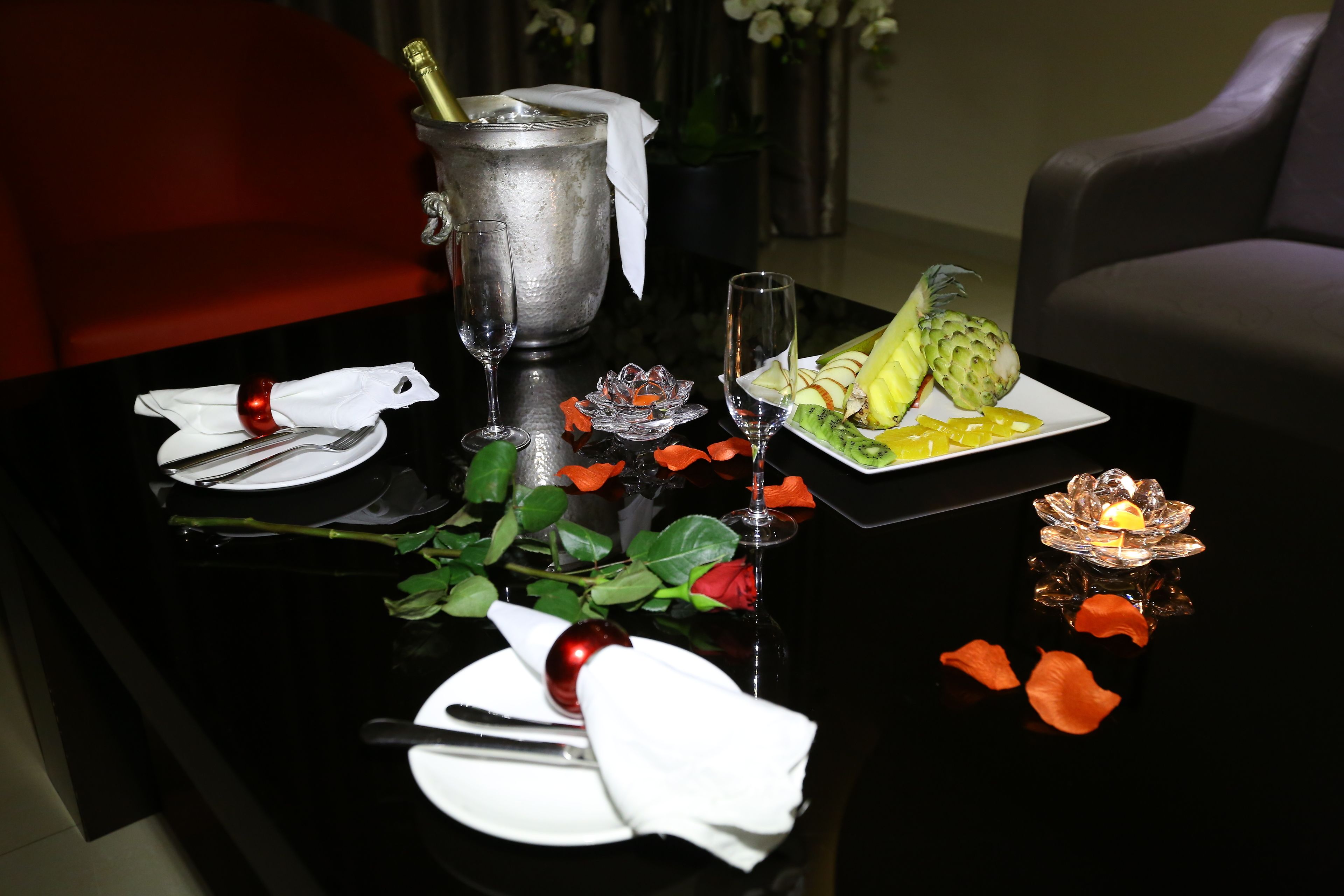 42-inch flat-screen tv with satellite channels, tv