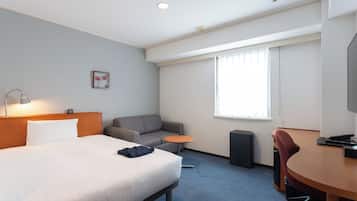 Double Room | Desk, laptop workspace, blackout curtains, iron/ironing board