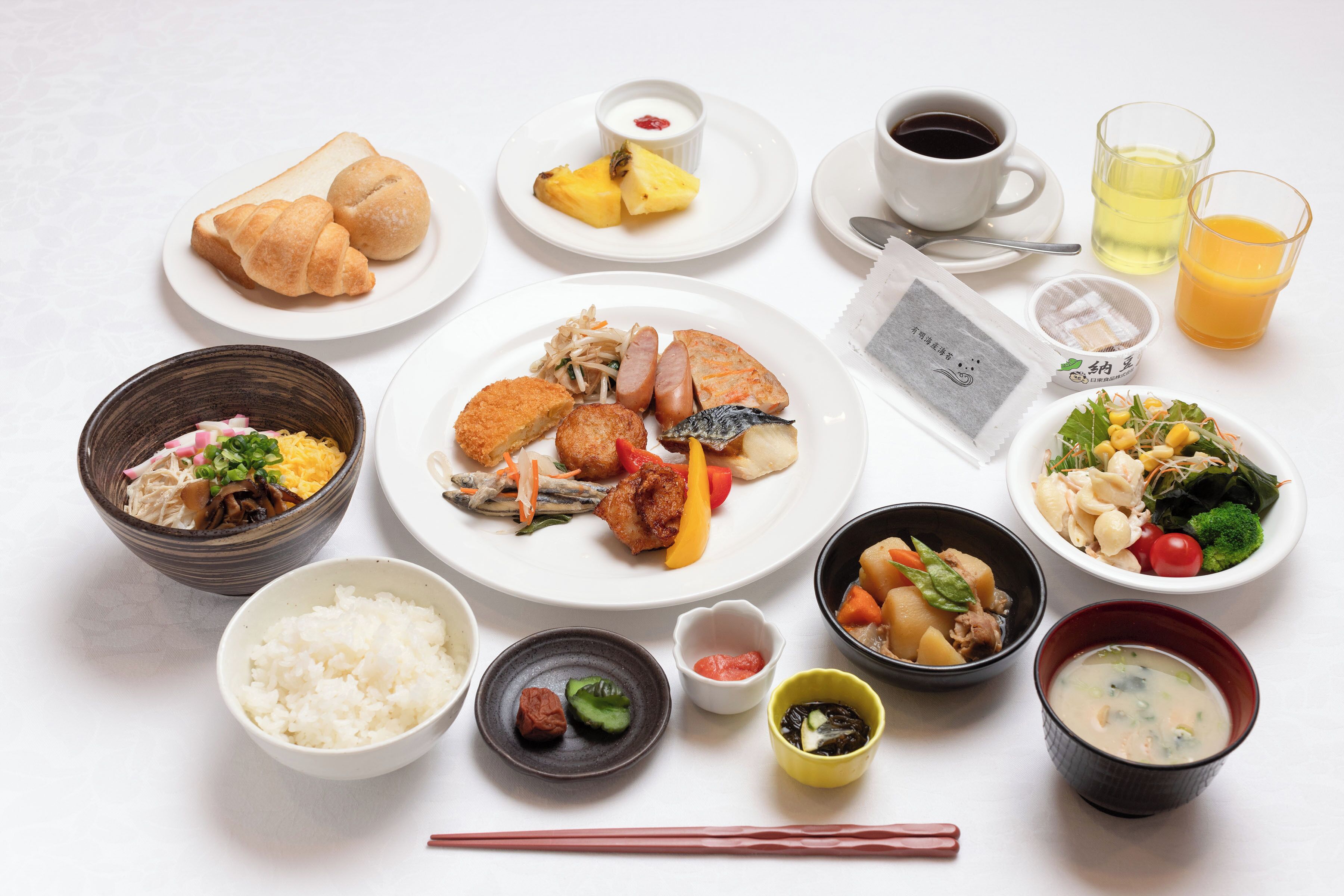 daily cooked-to-order breakfast (jpy 1320 per person)