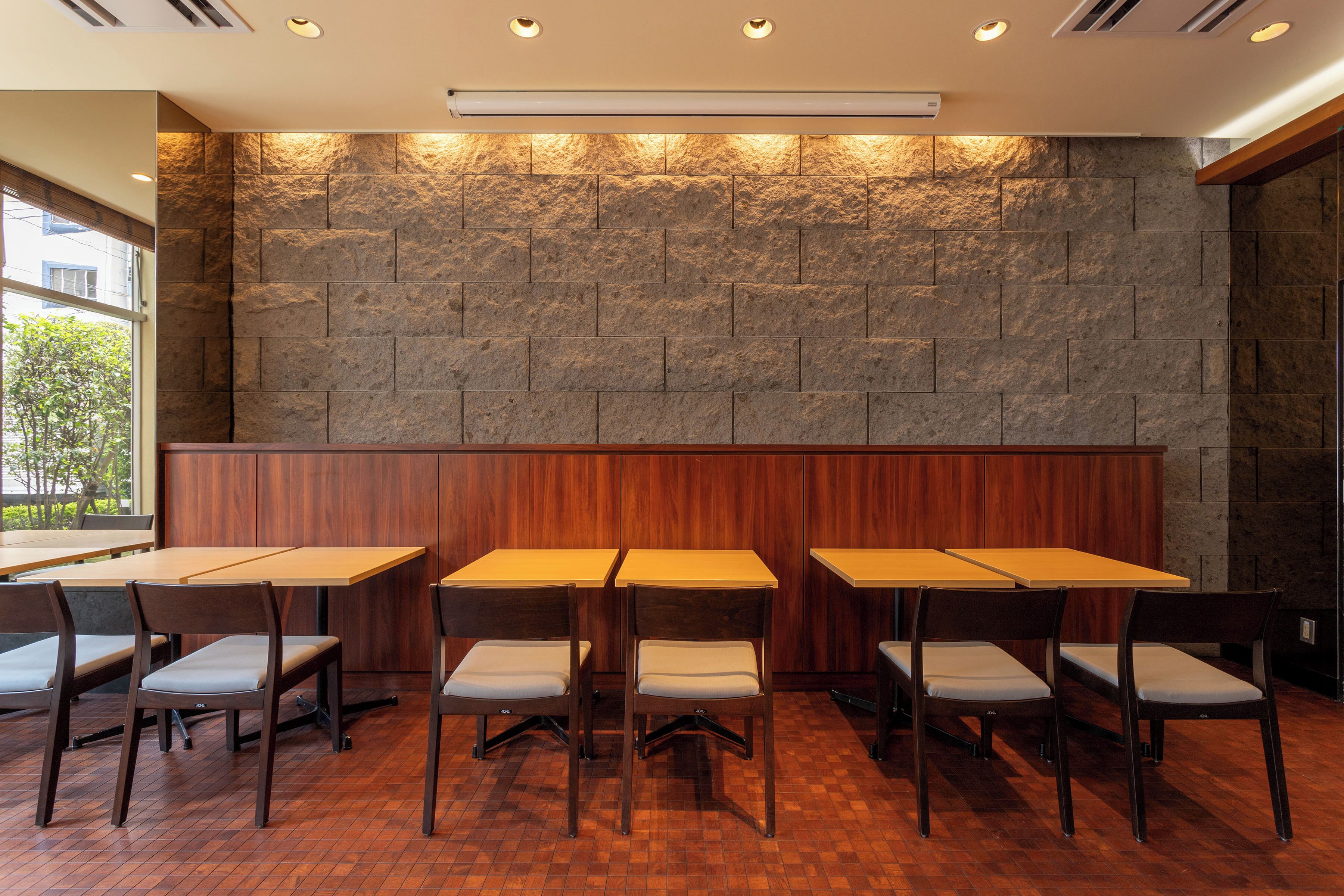 breakfast, lunch and dinner served