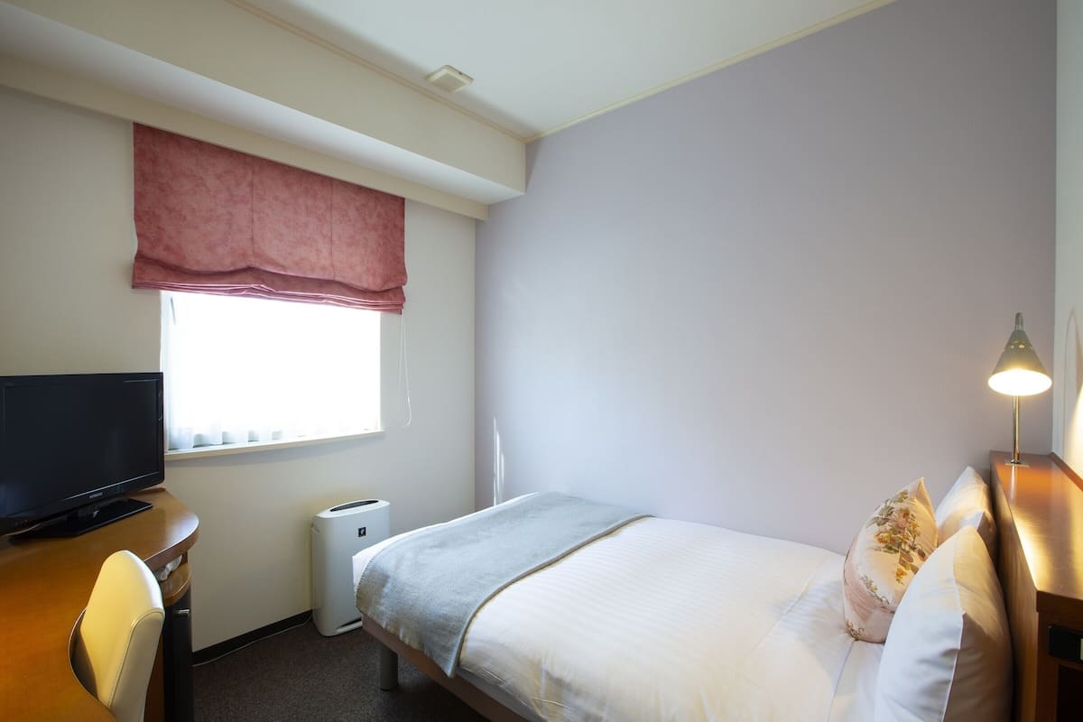 Economy-Doppelzimmer, Nur Frauen (Lady's Floor Semi Double Room) | Schreibtisch, laptopgeeigneter Arbeitsplatz, Verdunkelungsvorhänge