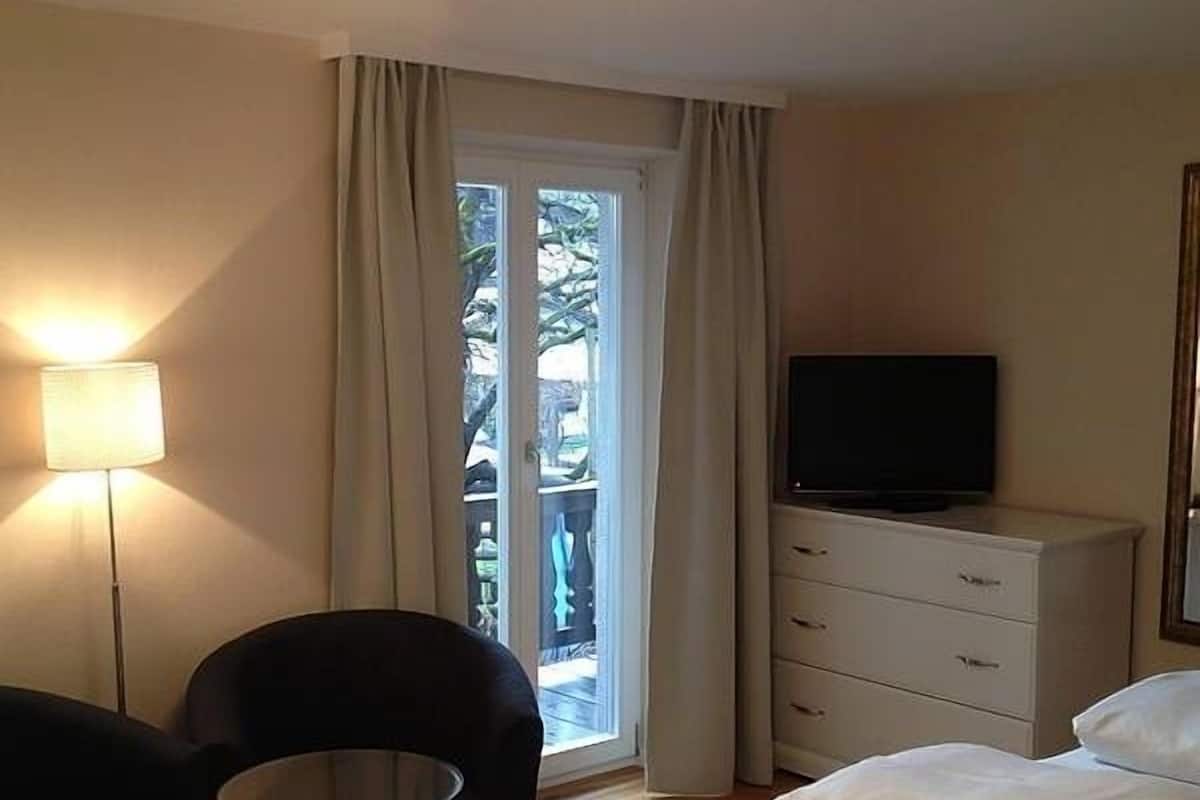 Classic Double Room | Cribs/infant beds, rollaway beds, free WiFi