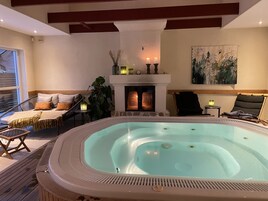 Bañera de hidromasaje interior