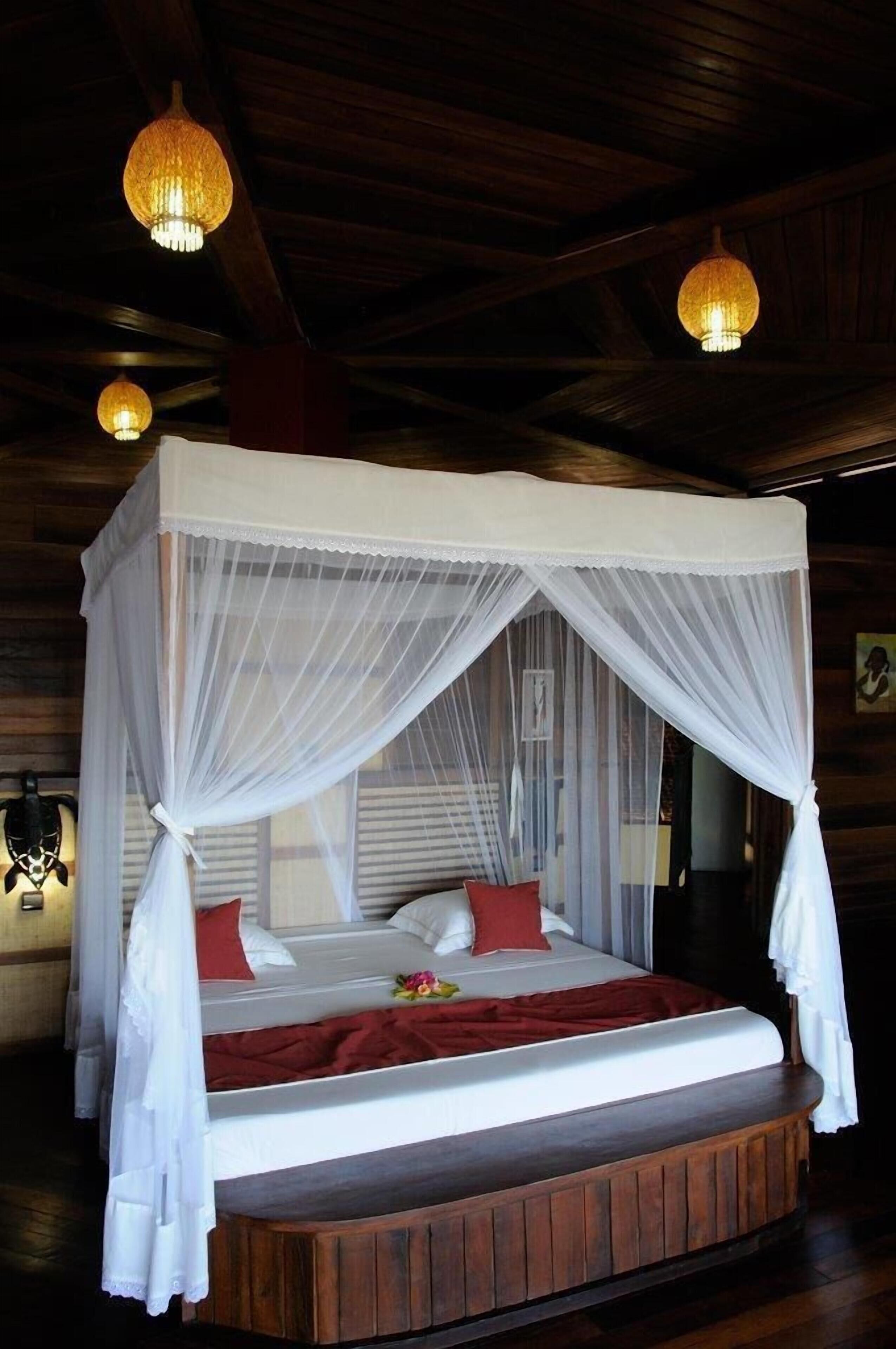 Premium bedding, in-room safe, desk, bed sheets