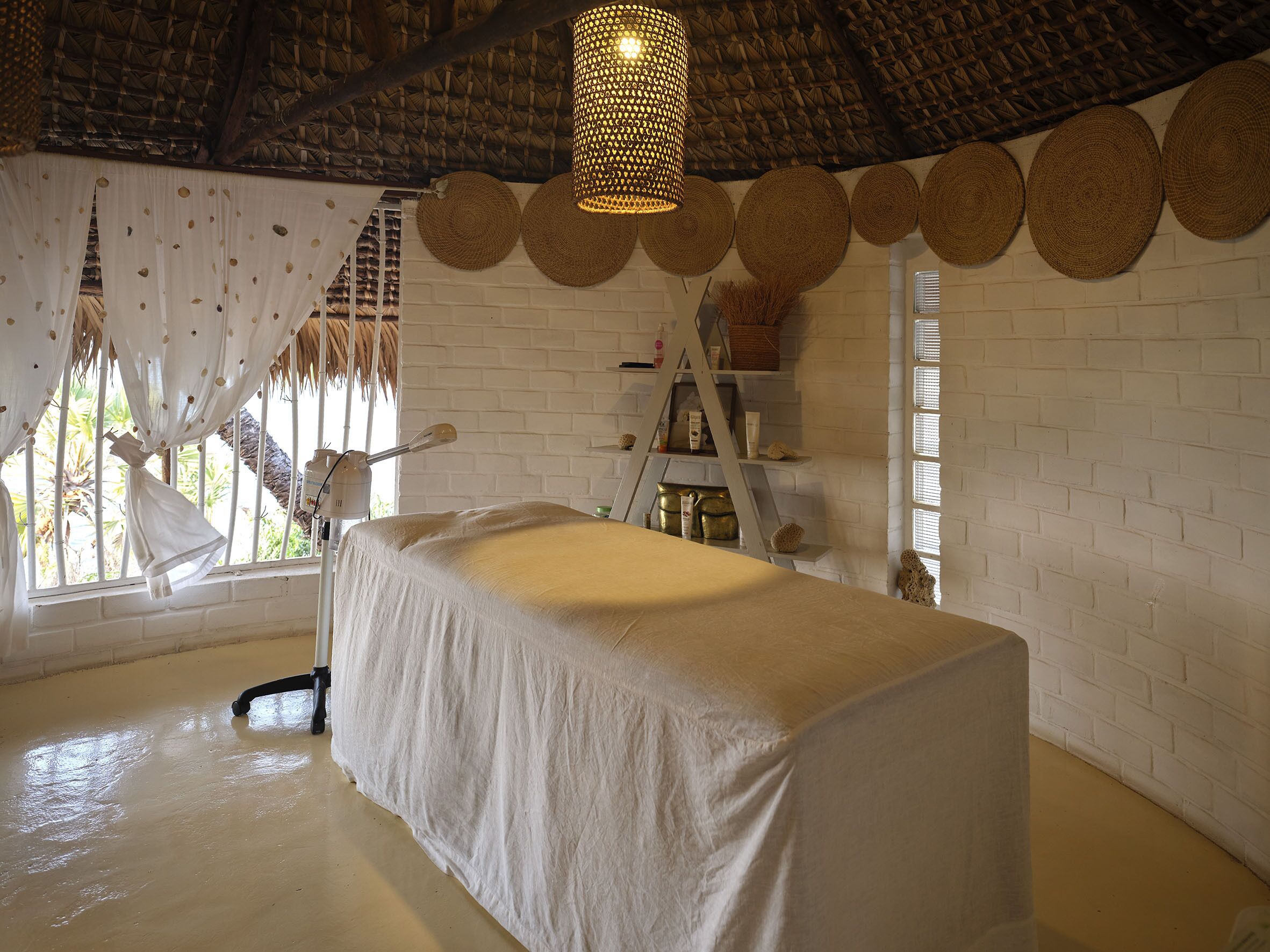 Tratamientos faciales y manicures y pedicures 