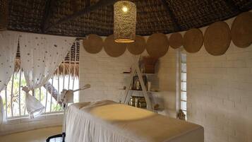 Ansiktsbehandlinger og manikyr og pedikyr