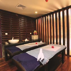 Couples treatment room(s), sauna, steam room, body treatments