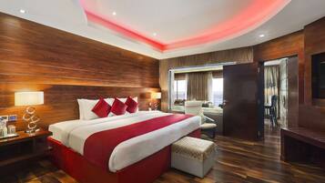 Presidential Suite, 1 King Bed, Non Smoking, Lake View | Minibar, in-room safe, blackout drapes, soundproofing