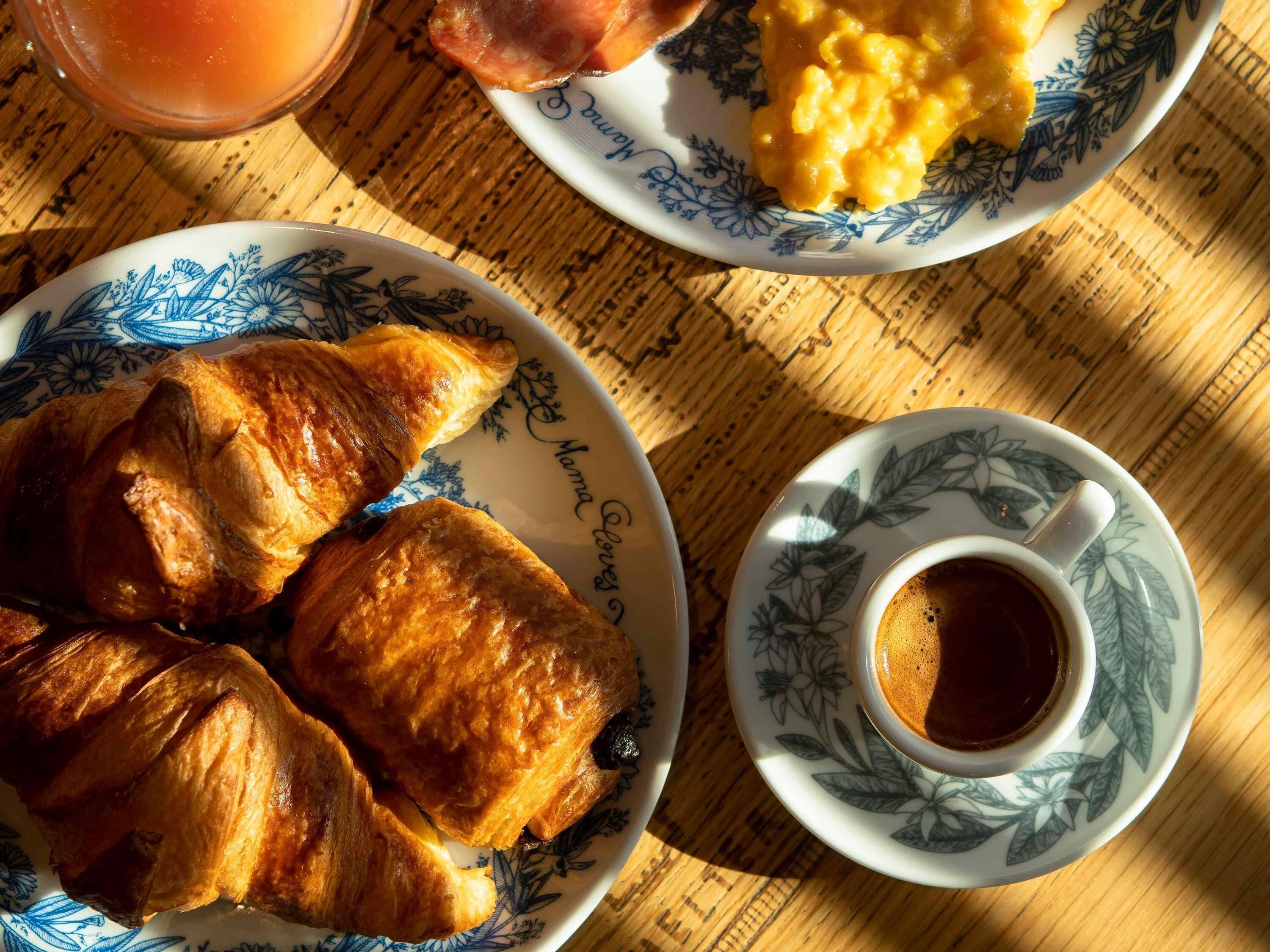 Petit déjeuner buffet servi tous les jours en supplément