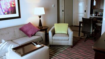 32-Zoll-LCD-Fernseher mit Premium-TV-Sendern, Fernseher