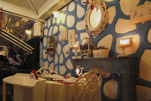 Lunch and dinner served, Mediterranean cuisine