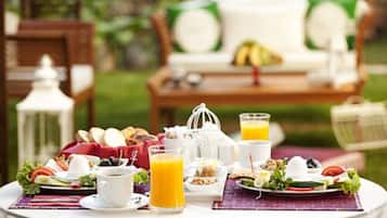 Free daily full breakfast