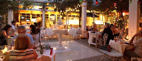 Lunch and dinner served, Mediterranean cuisine