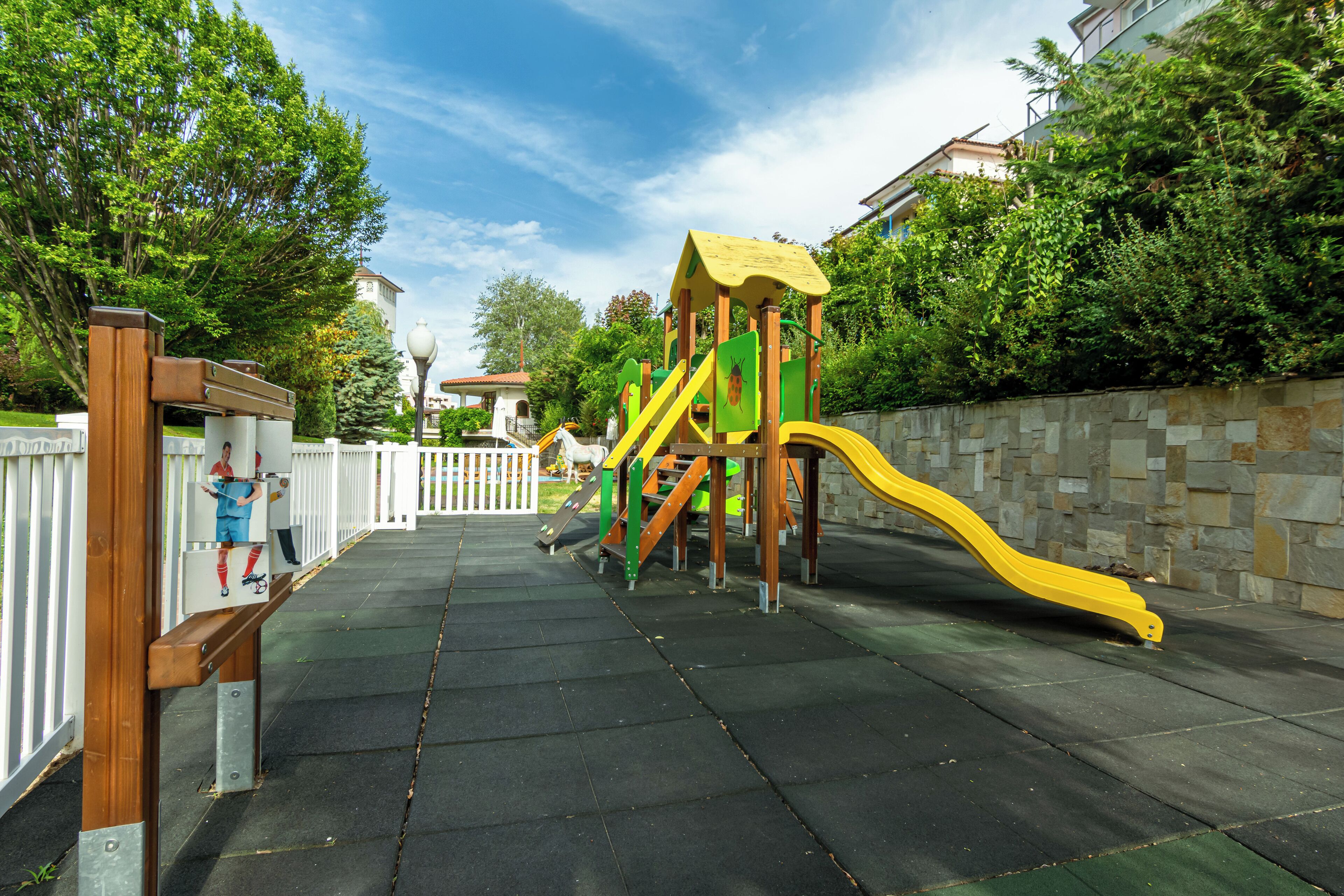 children’s play area – outdoor