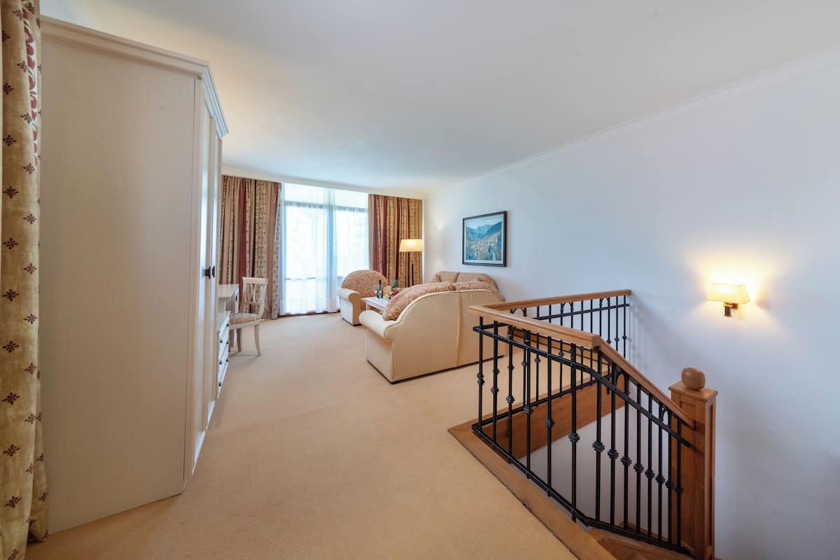 Duplex Suite, Sea View | Living area