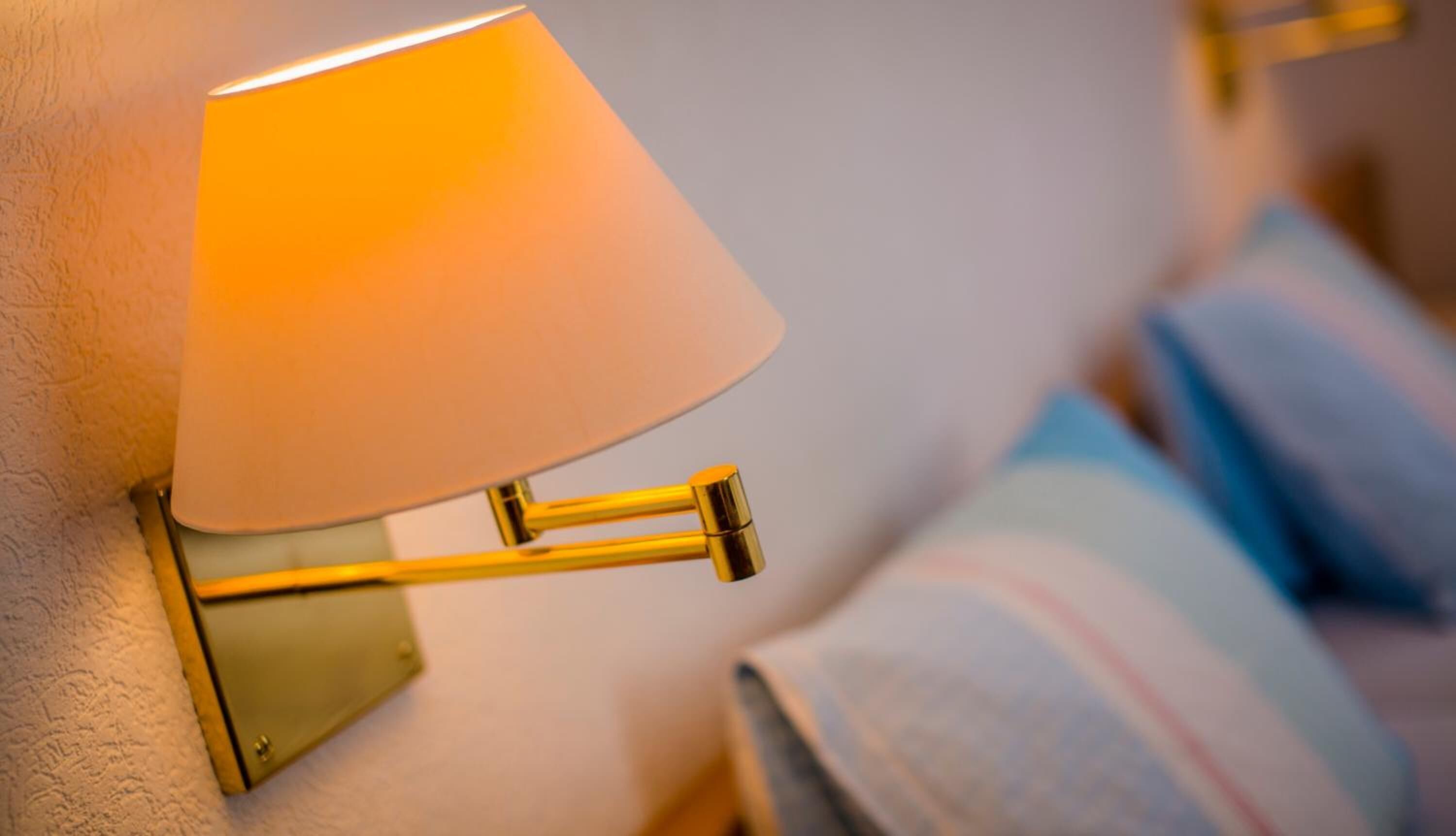 hypo-allergenic bedding, in-room safe, individually decorated, desk