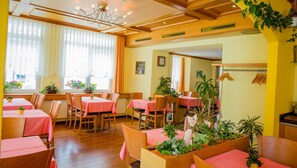 Frühstück und Abendessen, französische Küche
