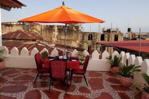 Outdoor dining - Al Minar Hotel (Zanzibar Town)