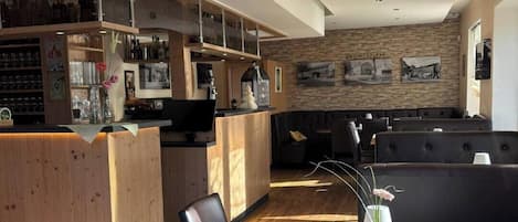 Lunch and dinner served, Regional cuisine