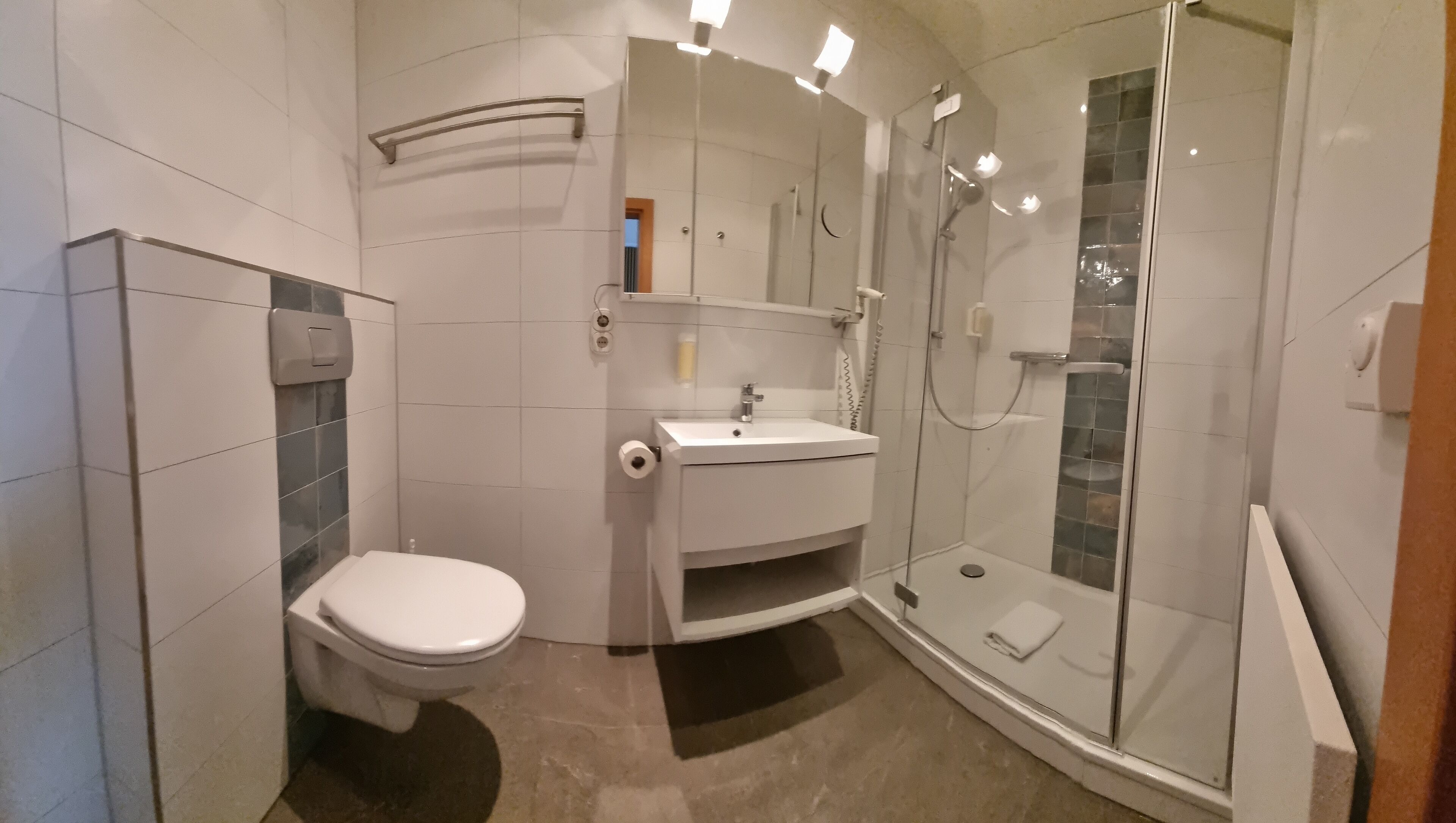 shower, free toiletries, hair dryer, towels