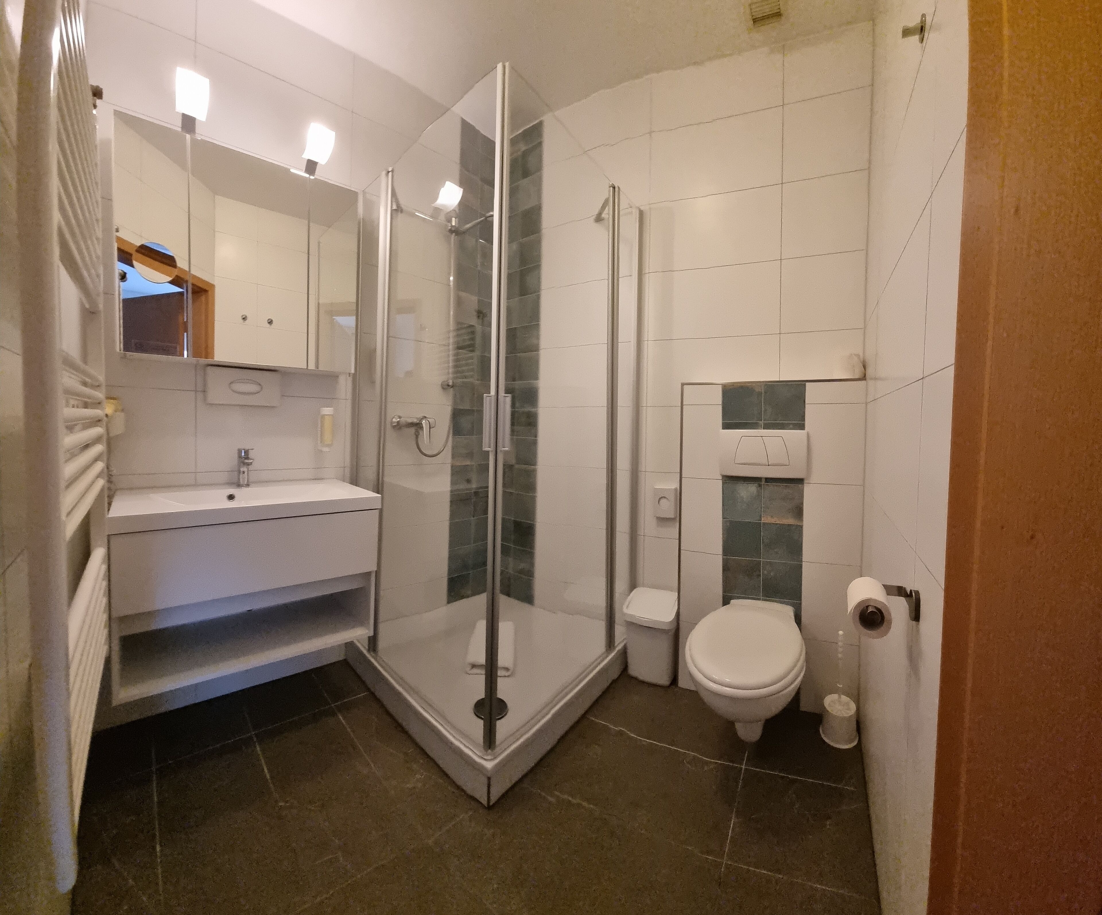 triple room | bathroom | shower, free toiletries, hair dryer, towels