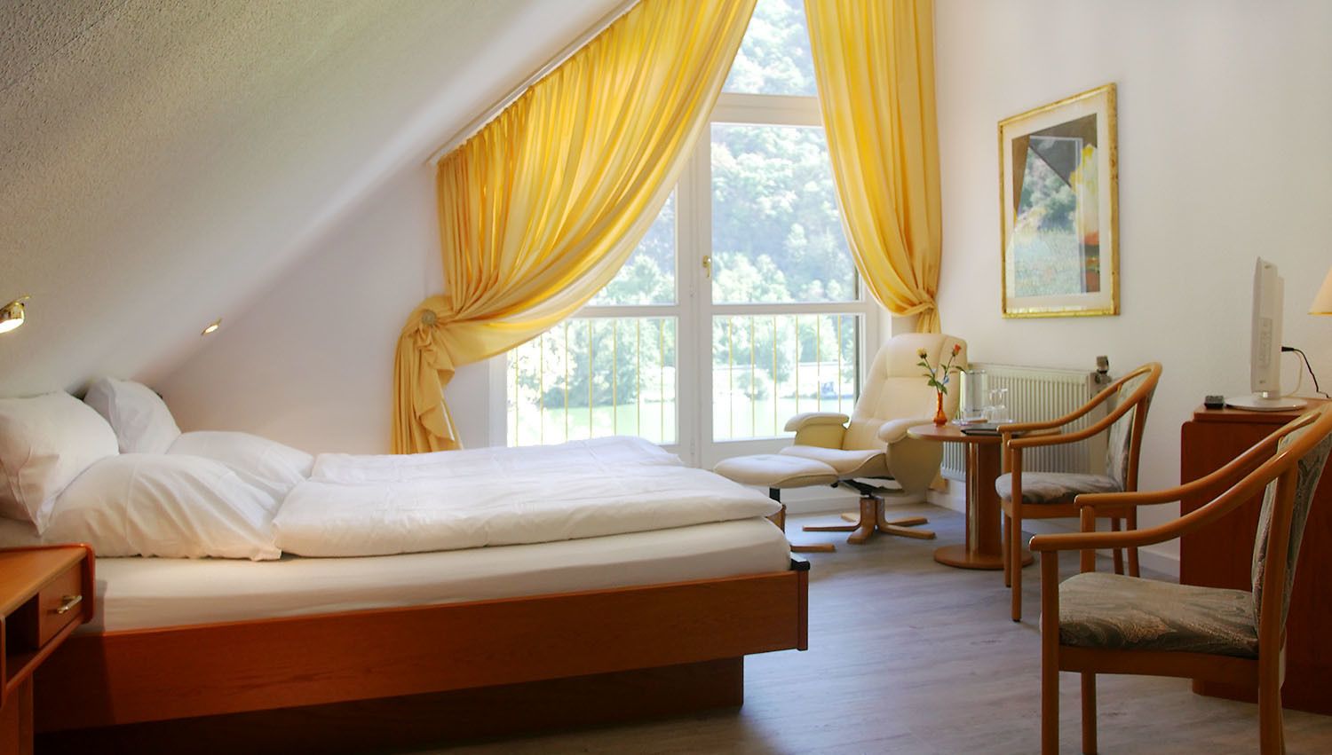 double room, river view | premium bedding, in-room safe, desk, free cots/infant beds