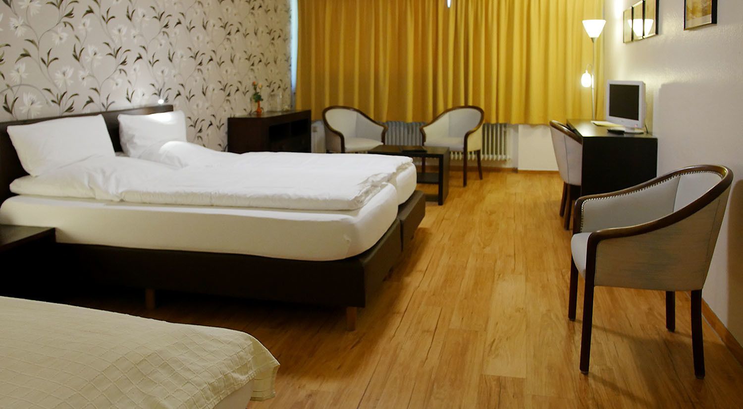 standard triple room | premium bedding, in-room safe, desk, free cots/infant beds