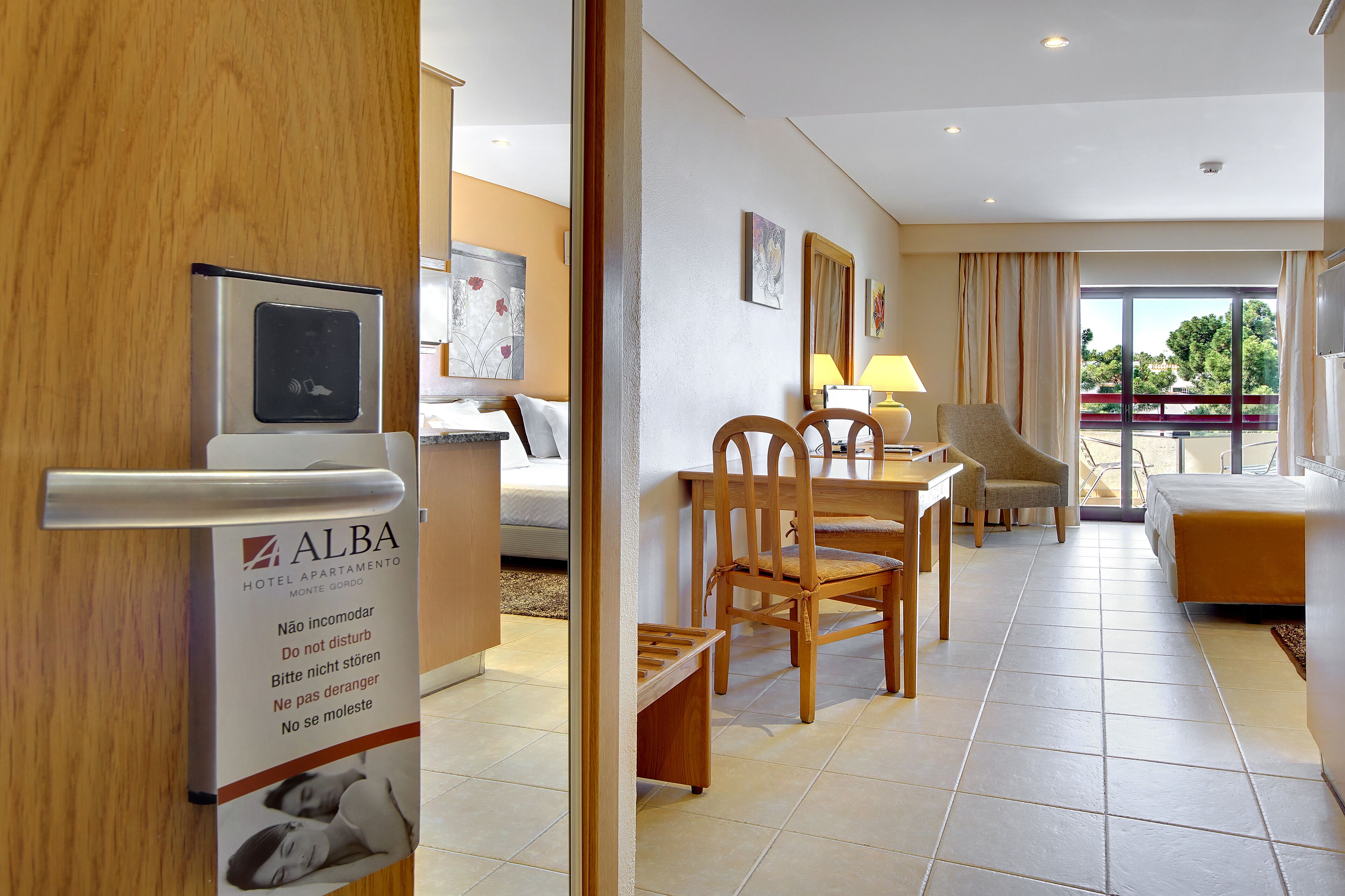 in-room safe, free wifi