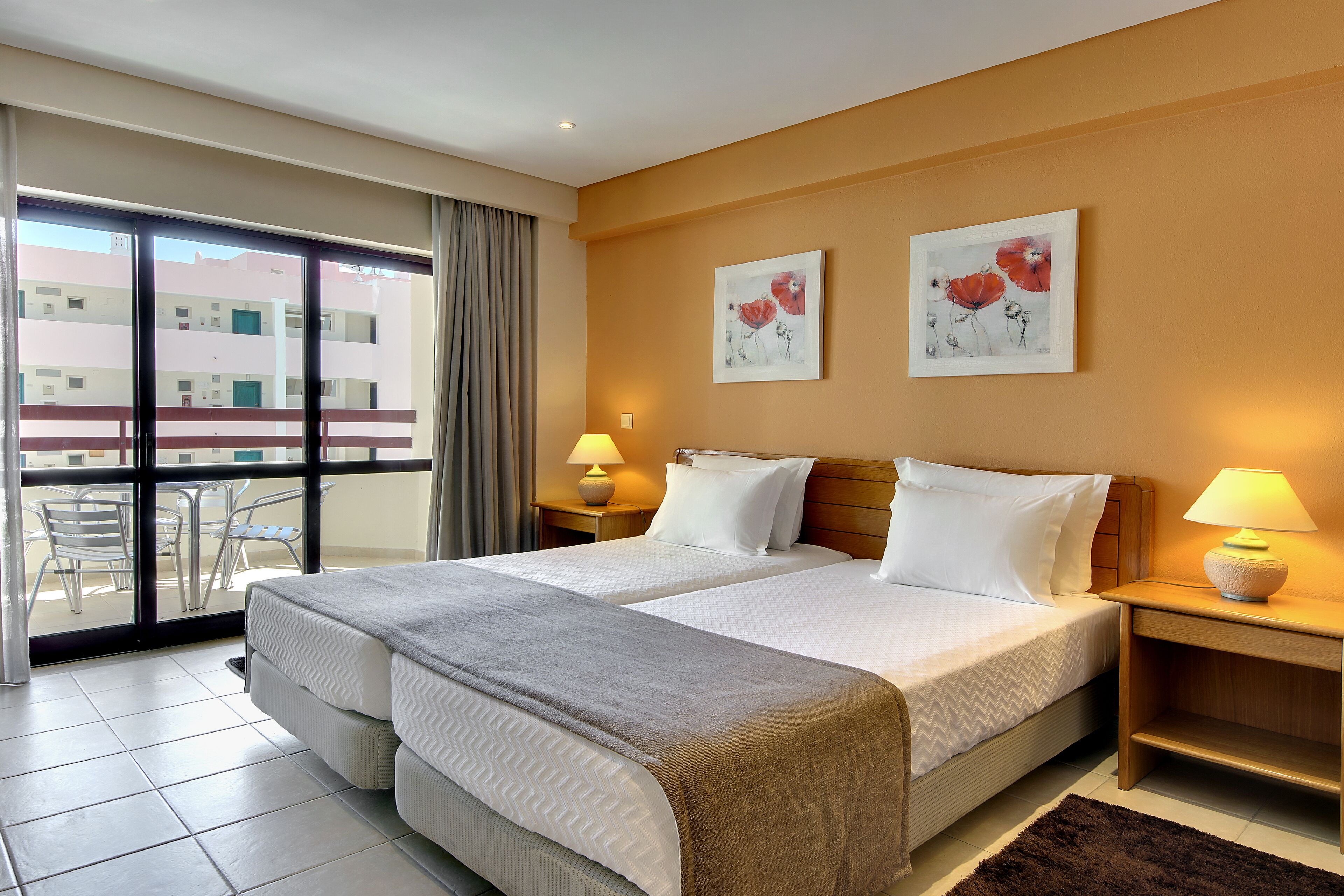 in-room safe, free wifi